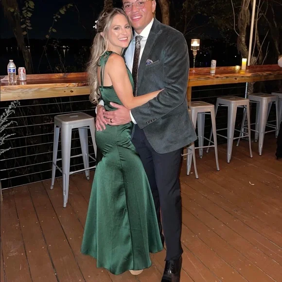 Forest Green Maxi✨ - Picture 2 of 6